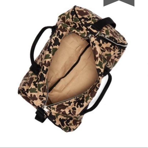 NWT Chuck Duffel Bag Navy Camo AUTHENTIC - Picture 8 of 8